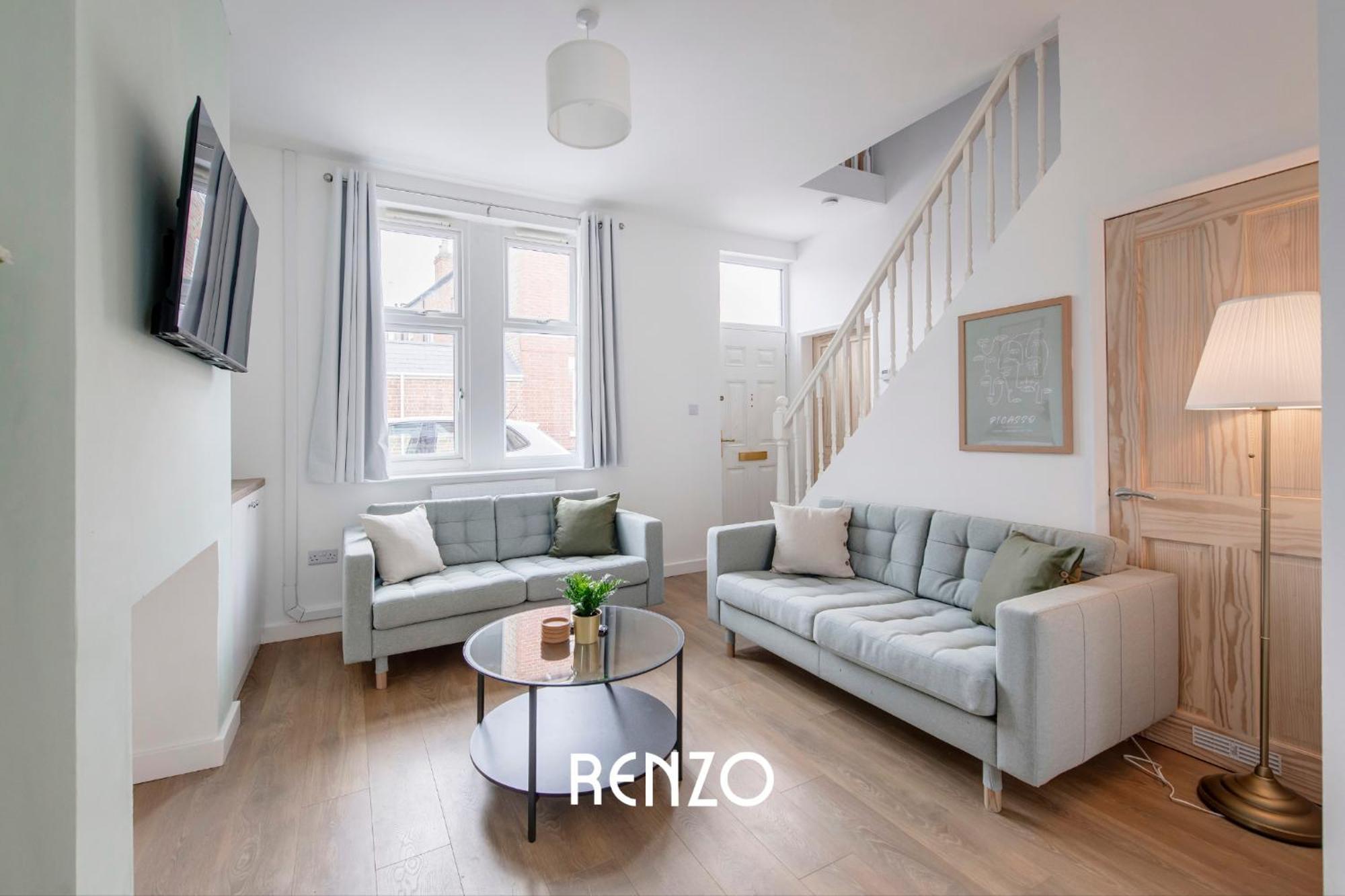 Bright And Warm 3-bed In By Renzo, Free Wi-fi, Sleeps 6! Derby
