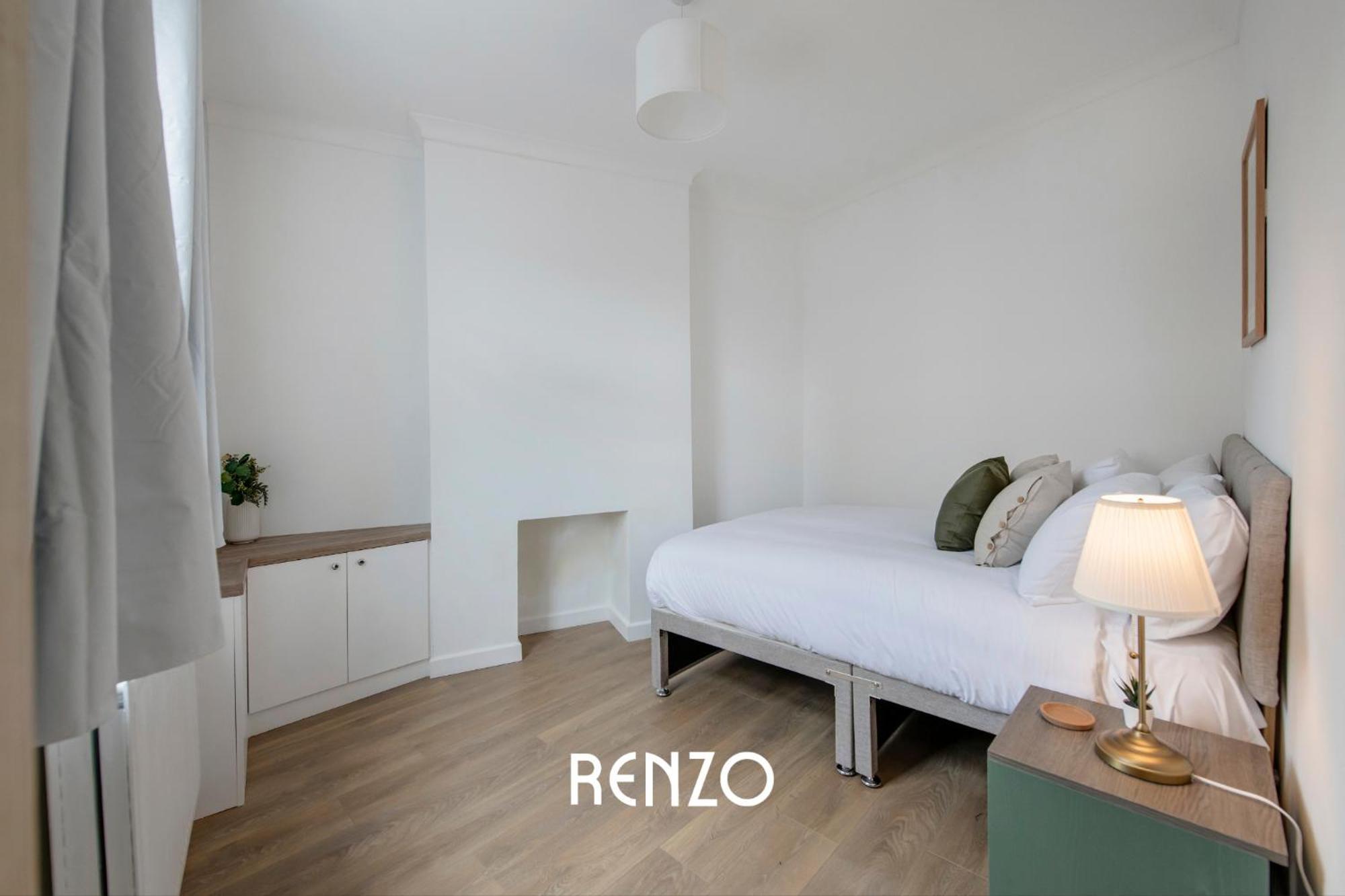 Bright And Warm 3-bed In By Renzo, Free Wi-fi, Sleeps 6! Appartamento *