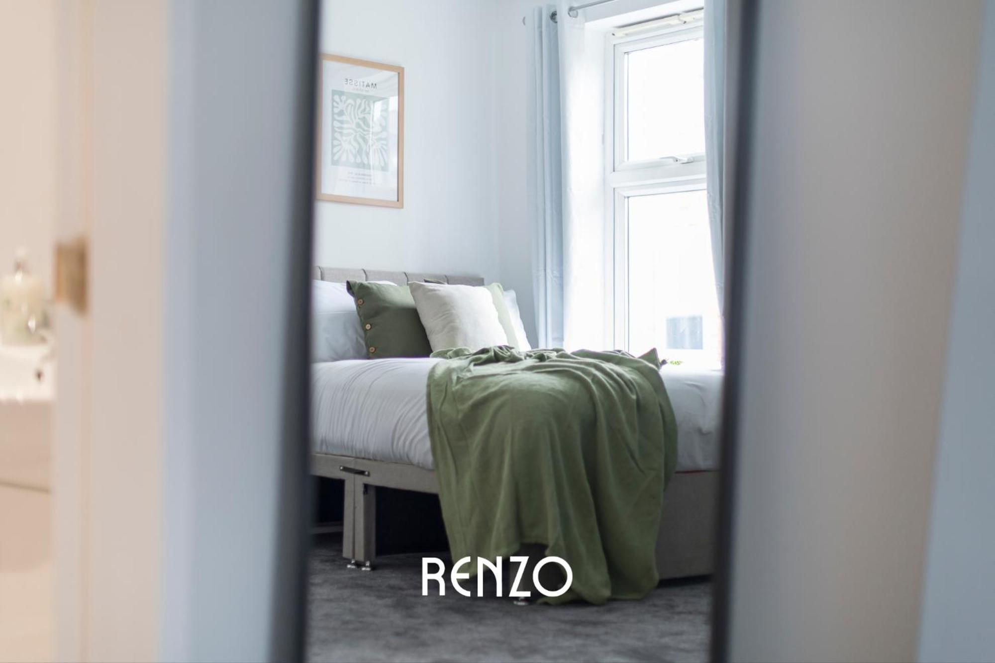 Bright And Warm 3-bed In By Renzo, Free Wi-fi, Sleeps 6! Appartamento *